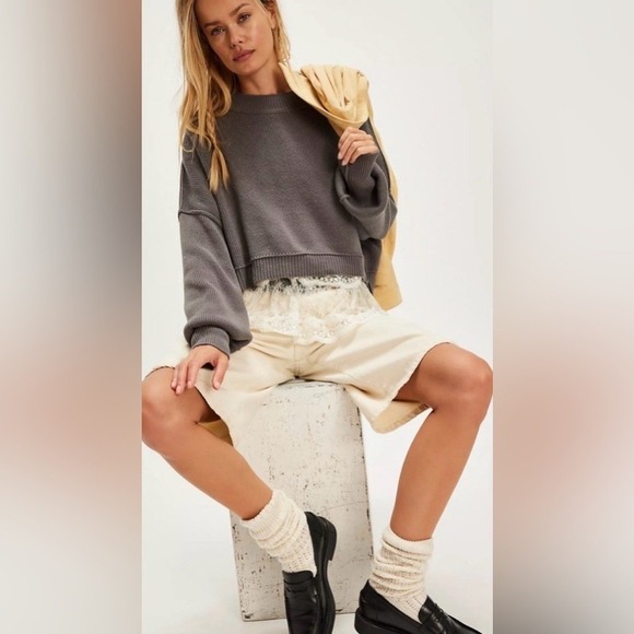 Free People Easy Street Cropped Gray Pullover Sweater Size M NWOT - Picture 3 of 3